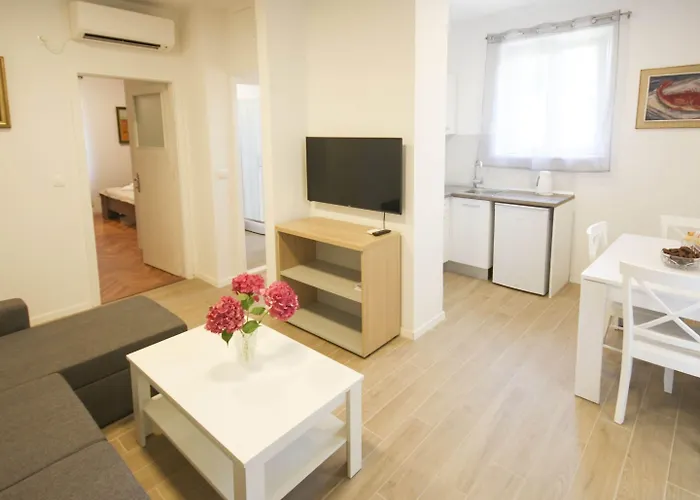 Lägenhet Goge - One-bedroom With Balcony *