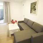 Goge - One-bedroom With Balcony *