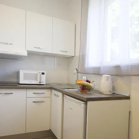 Goge - One-bedroom With Balcony