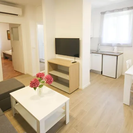 Appartement Goge - One-bedroom With Balcony *