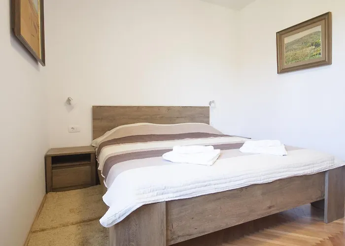 Goge - One-bedroom With Balcony *