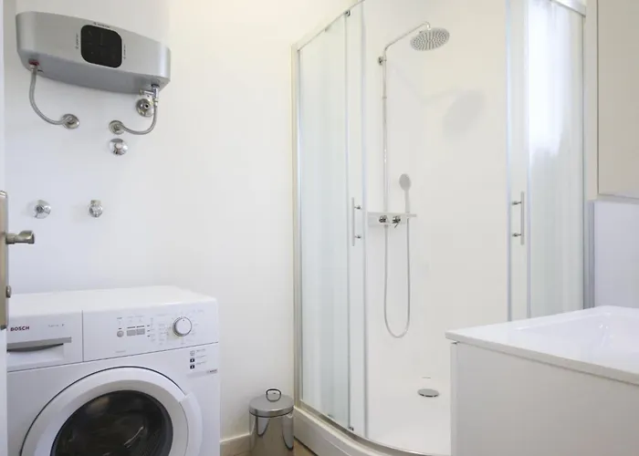 Goge - One-bedroom With Balcony شقة