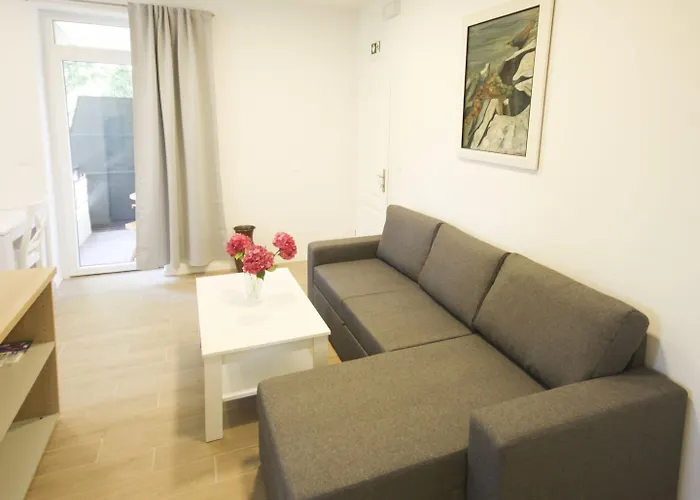 Goge - One-bedroom With Balcony Apartment