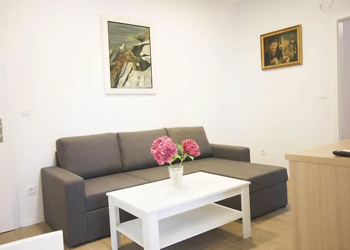 Goge - One-bedroom With Balcony *